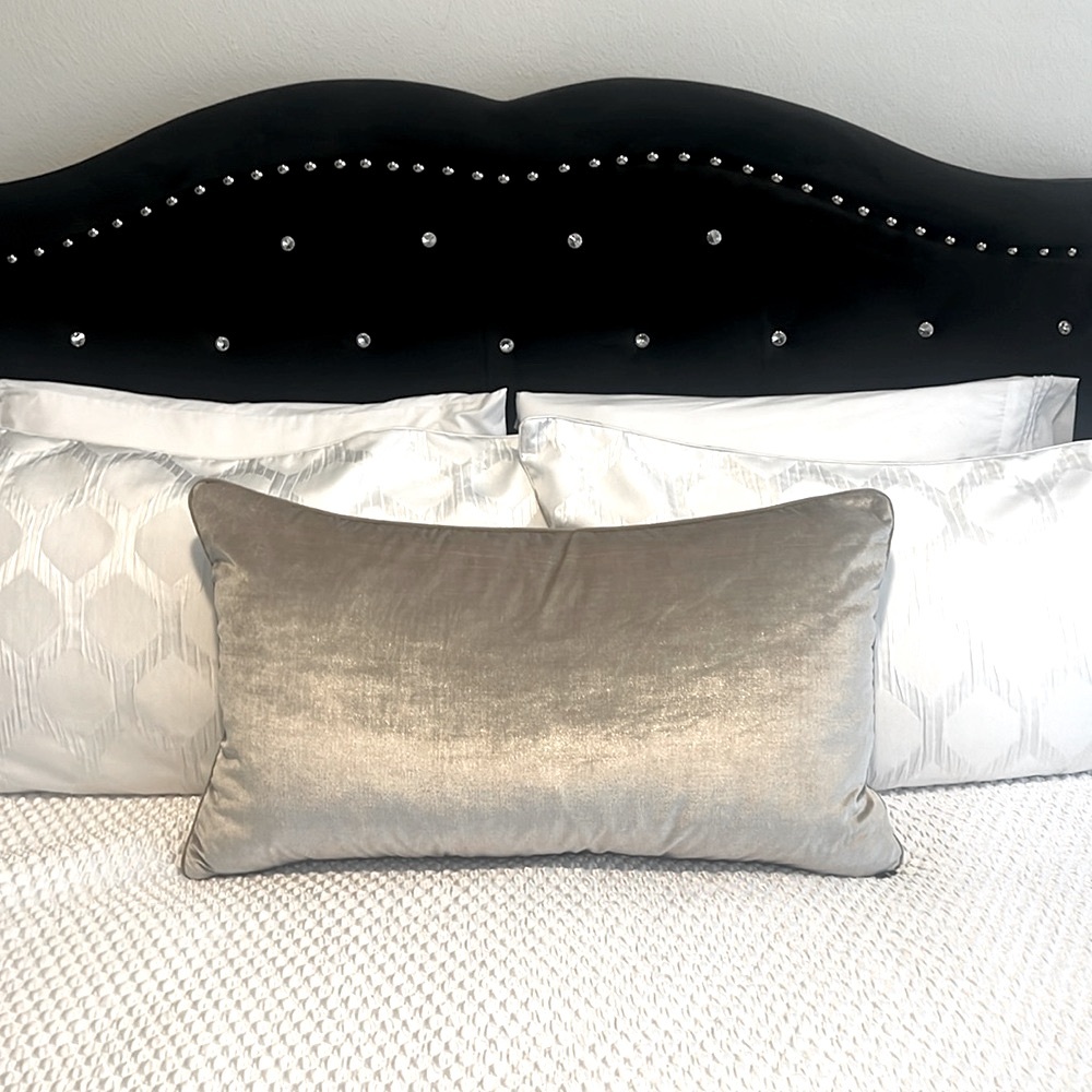 NWOT RODEO HOME RECTANGULAR DECORATIVE PILLOW